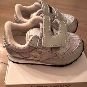 INFANT silver/metallic Saucony Sneakers Size 5 NIB